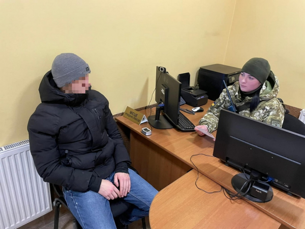 На Вінниччині прикордонники виявили ухилянта від мобілізації, який вдруге придбав фальшиві документи                     
