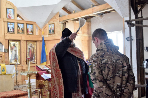 В громаді на Вінниччині люди зібрали кошти та придбали автомобіль для односельчанина на передовій                    

