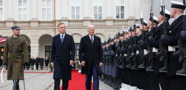 
Байден і Дуда обговорять створення постійної бази НАТО у Польщі – генконсул 