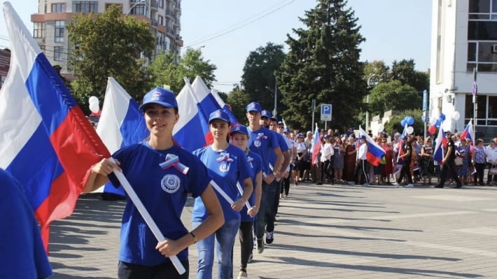 В Запорожской области оккупанты принудительно привлекают детей к общественным движениям рф