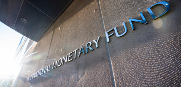 
Україна і МВФ почали переговори про нову кредитну програму. Місія Фонду працює у Варшаві 