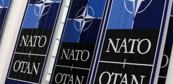
Київ "роздратований": НАТО ігнорує заявку на членство. Альянс вирішує, що робити – FT 