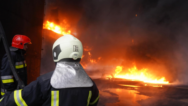 Вогнеборці Вінниччини ліквідували наслідки нічних обстрілів. Фото                     
