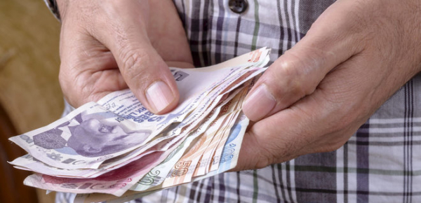 Турецька ліра знецінилася до найнижчого рівня у своїй новітній історії
Турецька ліра знецінилася до найнижчого рівня у своїй новітній історії