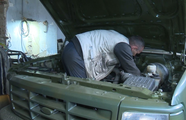 На Вінниччині автомеханіки відремонтували десятки машин для ЗСУ                    
