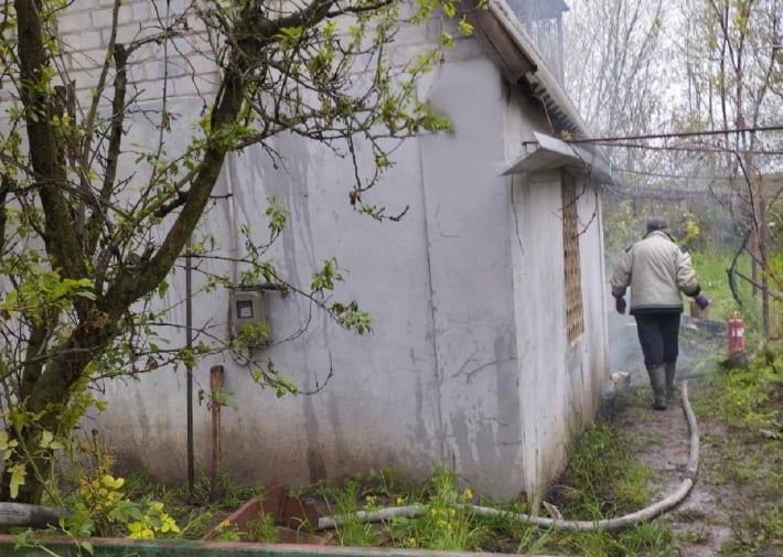 Спасатели ликвидировали пожар в дачном доме в Запорожской области