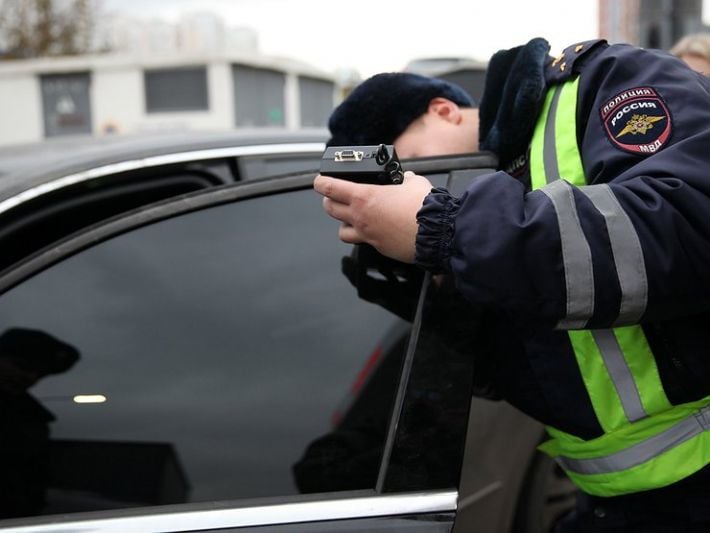 В Мелитополе рашисты будут сажать водителей за решетку из-за тонировки авто