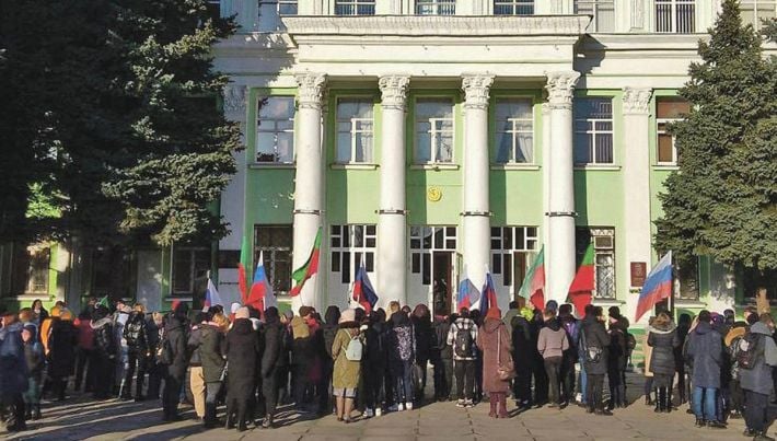 В Мелитополе предателям-бюджетникам не платят зарплату и больничные