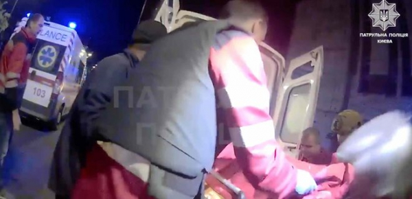 
У МВС показали відео з бодікамери поліцейського у перші хвилини після нічної атаки на Київ 