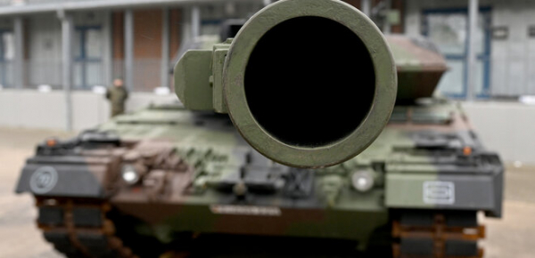 
Швейцарія за крок від реекспорту Німеччині танків Leopard 2. Це добре для України 