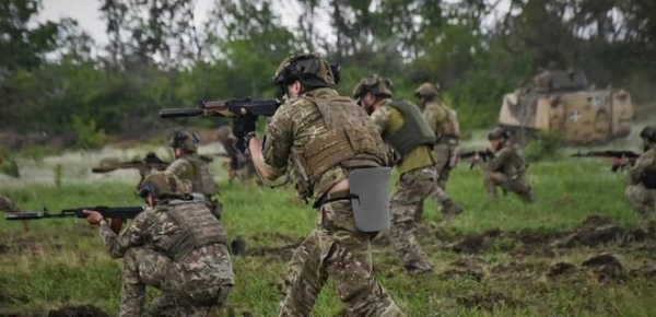 
Генштаб: ЗСУ успішно наступають у бік Токмака та ще на трьох напрямках — карта фронту 