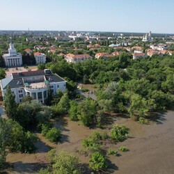 У Дніпро потрапило 150 тонн машинного мастила через підрив Каховської ГЕС