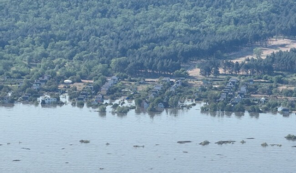 У Дніпро потрапило 150 тонн машинного мастила через підрив Каховської ГЕС