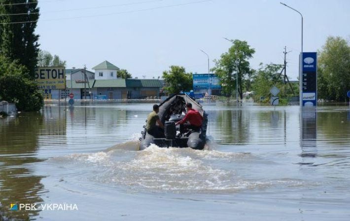 Причиной разрушения Каховской ГЭС мог стать подрыв прохода под водой, - NYT