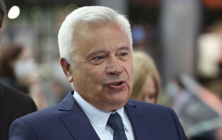 Прокремлевские олигархи вынуждены тратить свои состояния в России, - Bloomberg