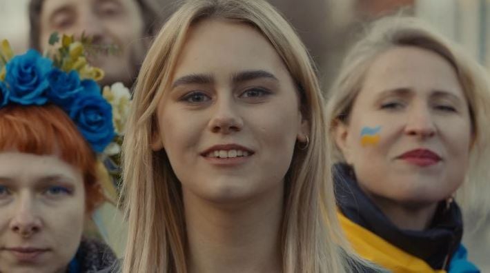 В мелитопольском парке женщина спела "запрещенную" песню – ее задержали рашисты