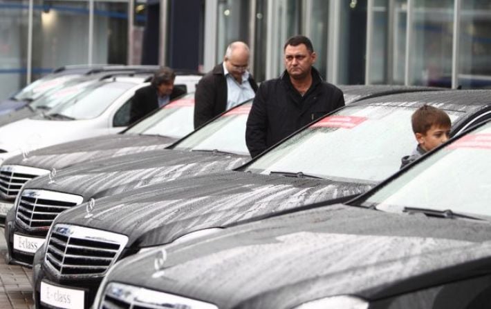 Украинцы стали чаще покупать автомобили в кредит. Доверие к банкам или выгодные условия?