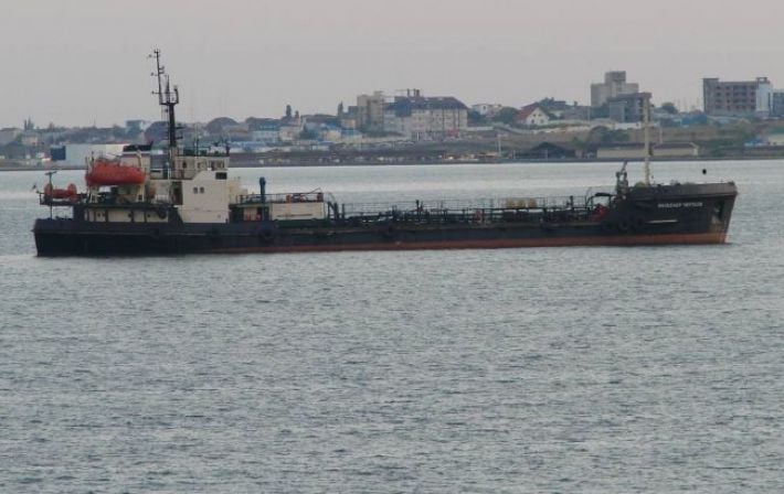 В Иркутской области РФ столкнулись два танкера. Один перевозил более 800 тонн бензина