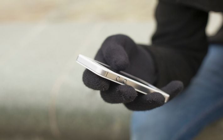 В оккупированном Мелитополе два грабителя напали на мужчину