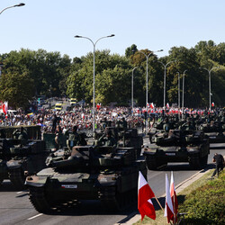 У Варшаві пройшов найбільший військовий парад за останні 30 років