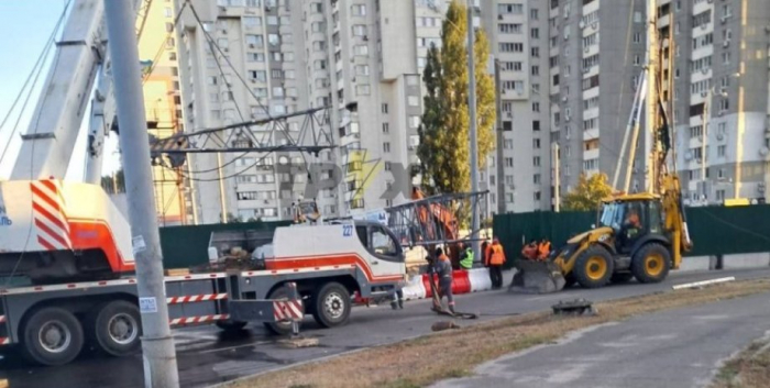 Падіння крана, будівельний кран Київ, Київ надзвичайна подія, КМДА пояснення, КМДА про кран, КМДА про будівництво