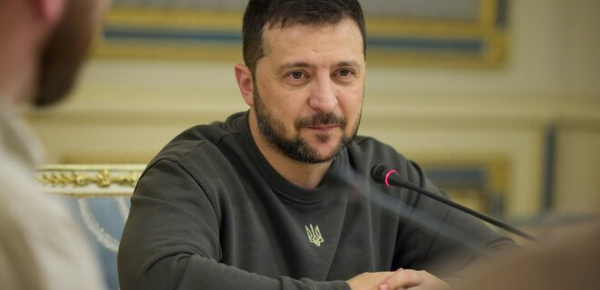 
Зеленський привітав Байдена з днем народження, запропонував йому визначитись з перемогою 