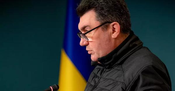 Данілов закликав відправити натівські "підручники" з війни назад до архівів