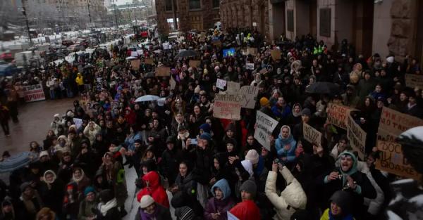 Київрада на фоні акції протесту ухвалила бюджет міста, на ЗСУ виділили 1%