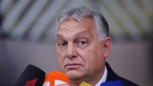 Угорський форинт обвалився через позицію Орбана щодо допомоги ЄС для України