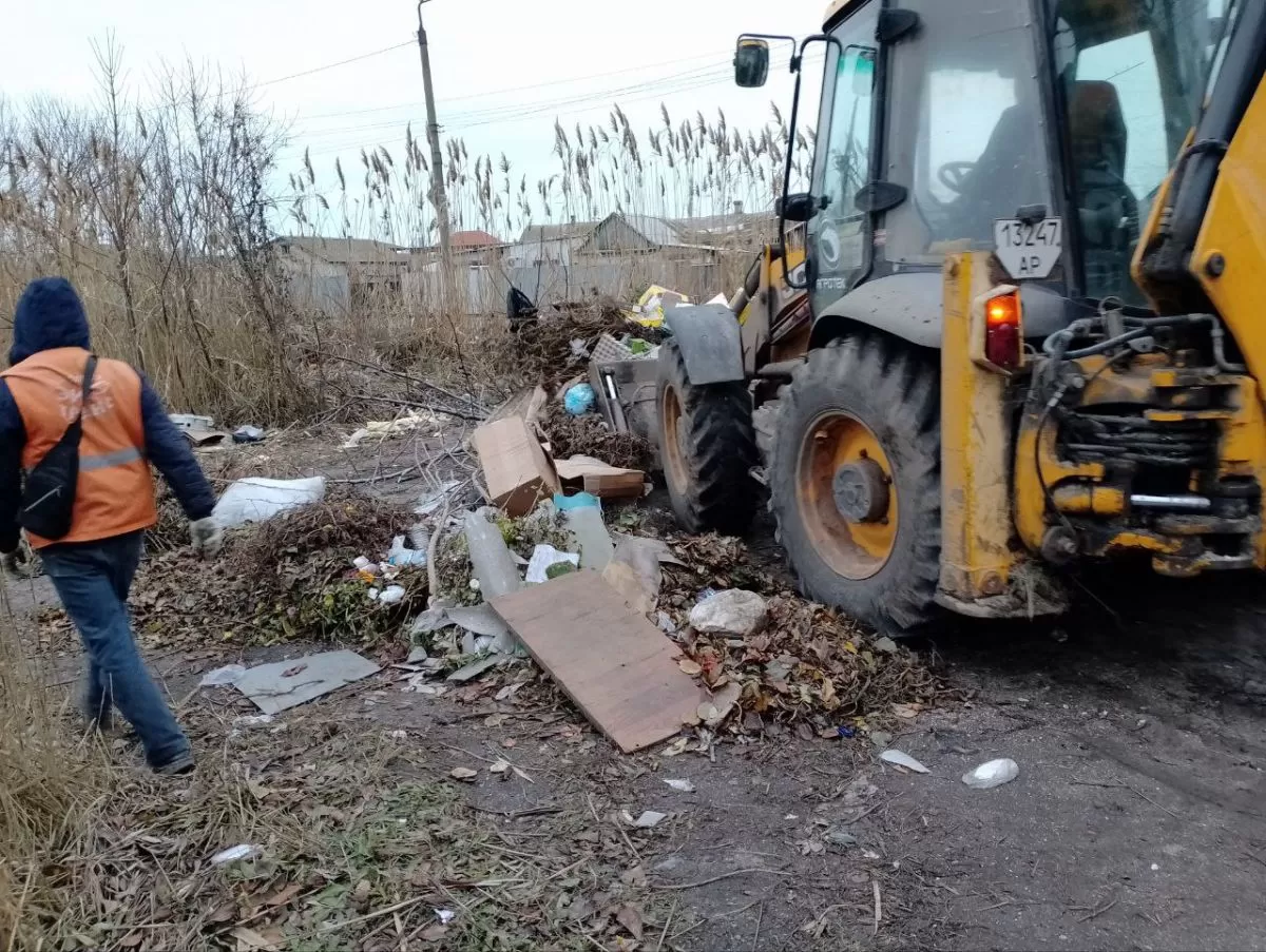 Окупанти перекладають відповідальність за брудне місто на бердянців