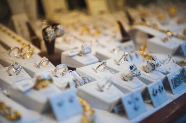Податкова ходила з перевірками до ювелірних магазинів. Нарахувала 200 млн грн штрафів