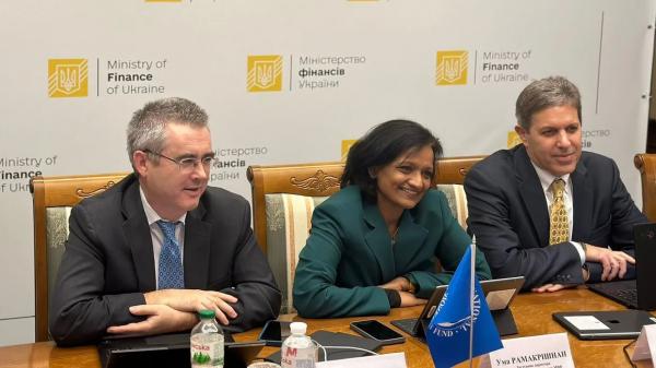 В Україну приїхала команда МВФ. Починається підготовка до четвертого траншу