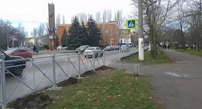 В оккупированном Мелитополе рашисты запускают дроны над городом 