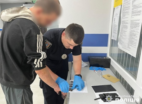 Ревнощі змусили ізмаїльчанина встромити ніж у груди товаришу (відео)