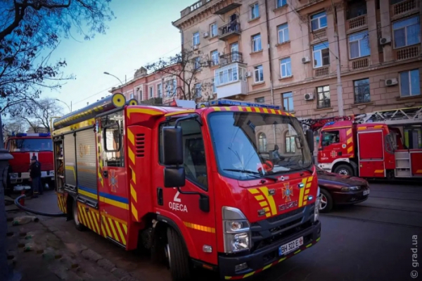 У центрі Одеси горів чотириповерховий житловий будинок