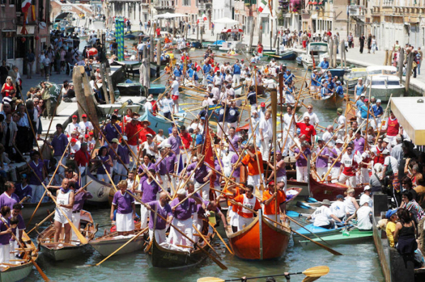 Венеция вводит плату за вход для туристов в пик сезона
