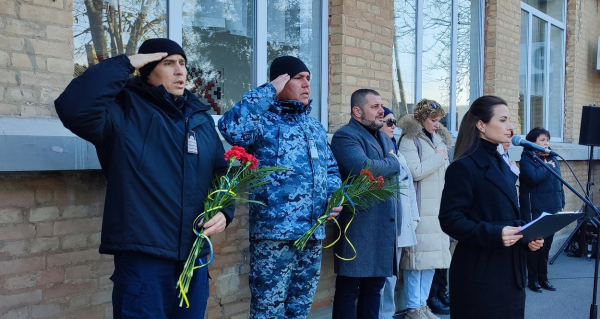 В Ізмаїлі відкрили першу меморіальну дошку, її присвятили загиблому герою Андрію Запорожцеву