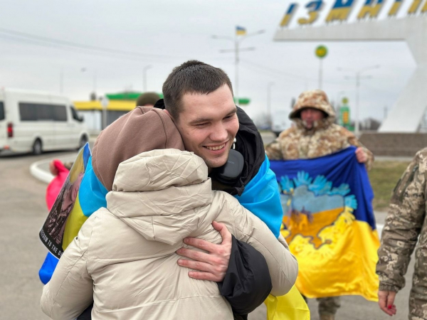 В Ізмаїлі зустріли звільненого з полону прикордонника