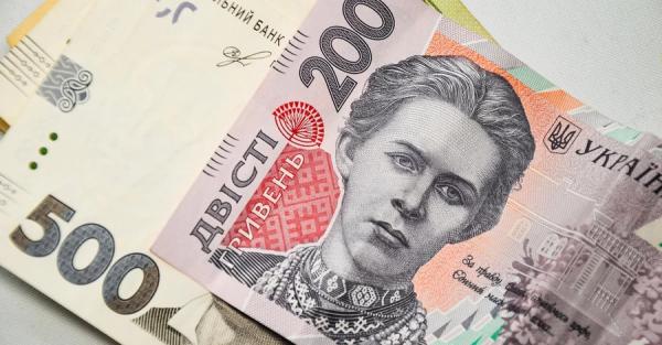 Переселенці та українці за кордоном зможуть отримувати пенсії не лише в "Ощадбанку"