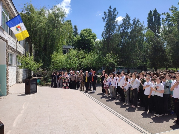 В Ізмаїлі відкрили пам’ятну дошку з ім’ям захисника Володимира Іванова