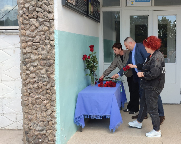 В Ізмаїлі відкрили пам’ятну дошку з ім’ям захисника Володимира Іванова