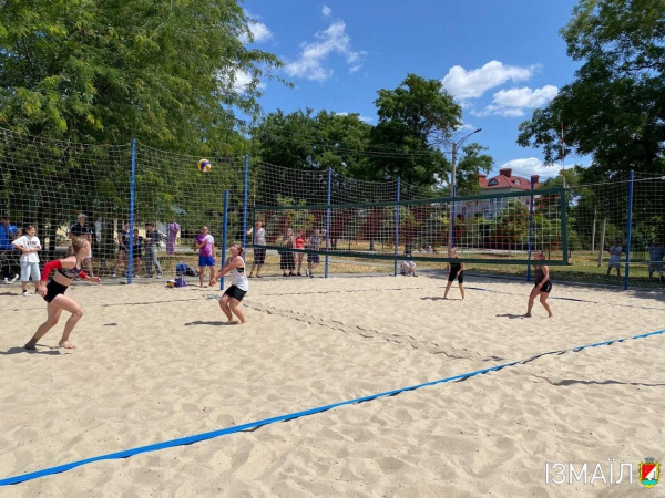 В Ізмаїлі нагородили переможців першого відкритого чемпіонату міста з пляжного волейболу