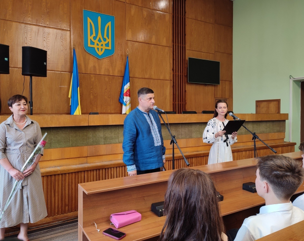 Нагородження: в Ізмаїлі цього року 69 випускників закінчили школу з відзнакою