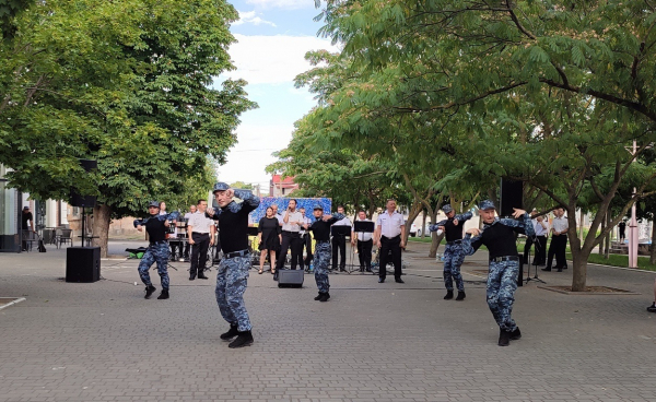 В Ізмаїлі виступили артисти Центру військово-музичного мистецтва ВМС ЗСУ