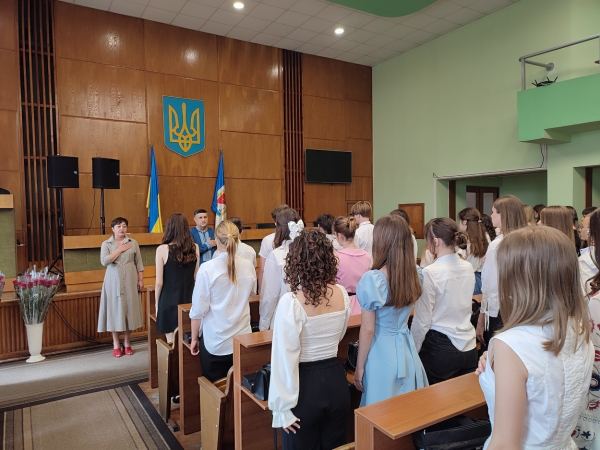 Нагородження: в Ізмаїлі цього року 69 випускників закінчили школу з відзнакою