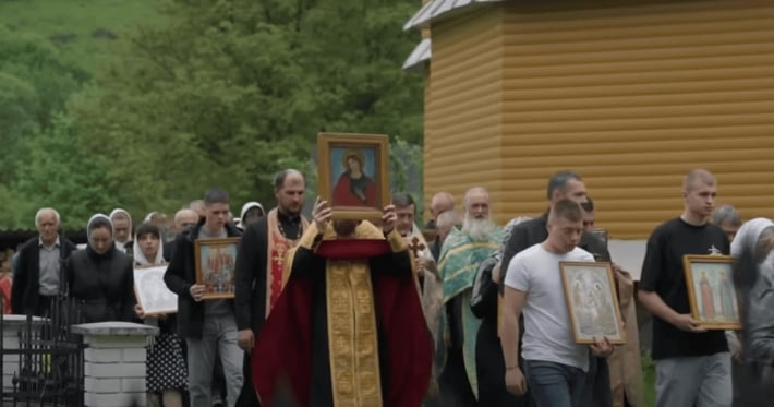 Гуцулы Московского патриархата: как на Буковине сторонники МП штурмовали храм с ломами и топорами
