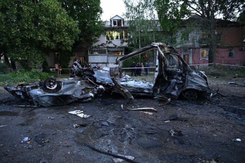 В ніч на 3 червня росіяни запустили по Одесі дрони. Через ворожу атаку в місті виникло багато пошкоджень.