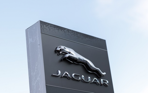Продажі Jaguar в Європі обвалилися на 97%