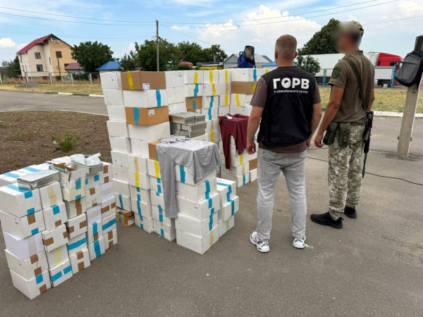Замість гуманітарки – контрабанда: в пункті пропуску засікли спробу незаконного ввезення товарів