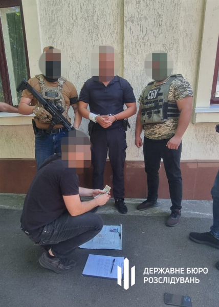 В Ізмаїлі затримали групу правоохоронців, які допомагали ухилянтам